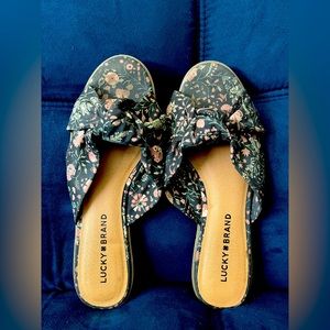 Lucky Brand Floral Sandals